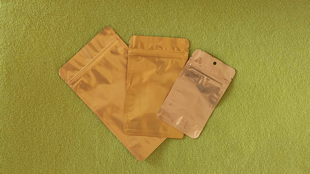Doy Pack gold/transparent pouches