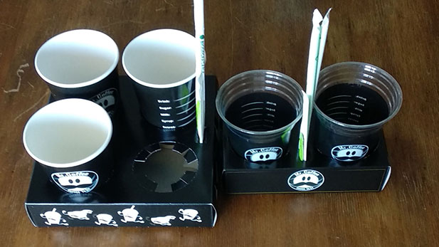 Coffee carry trays with 2 and 4 slots