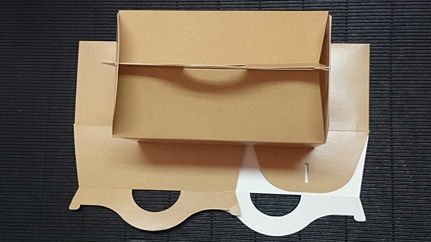 Χάρτινα βιοδιασπώμενα βαλιτσάκια - κουτιά για μεταφορά πρωϊνού