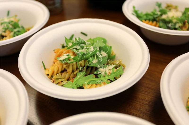 Биоразградими съдове и мини чинии за предястия - бюфет