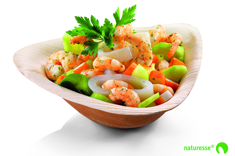 Съдове, чинии, тави, купи от палмови листа