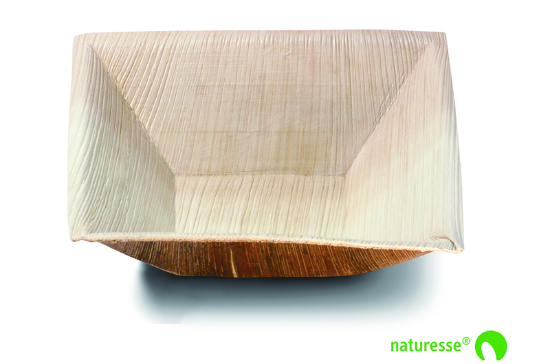 Съдове, чинии, тави, купи от палмови листа