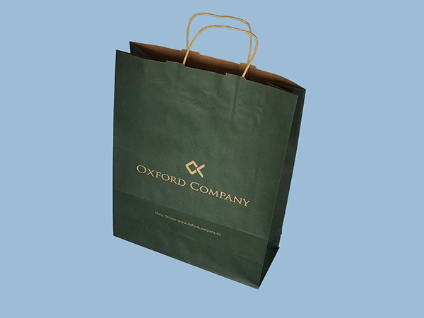 Брандирани крафт торбички с усукани или плоски дръжки και κορδόνι