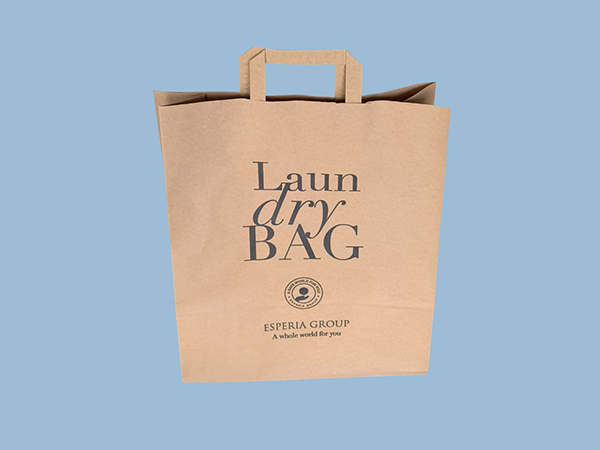 Брандирани крафт торбички с усукани или плоски дръжки