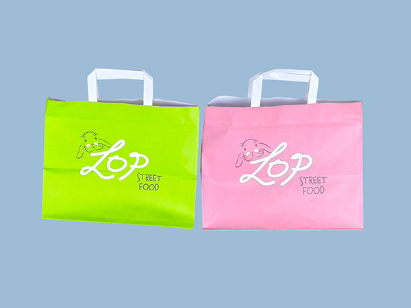 Брандирани крафт торбички с усукани или плоски дръжки