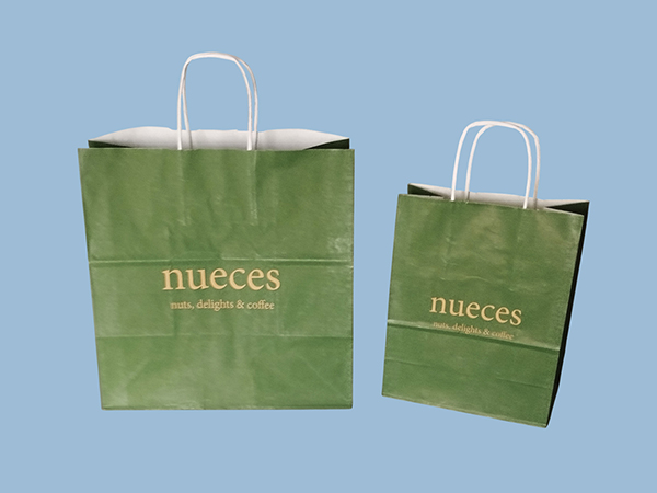 Брандирани крафт торбички с усукани или плоски дръжки