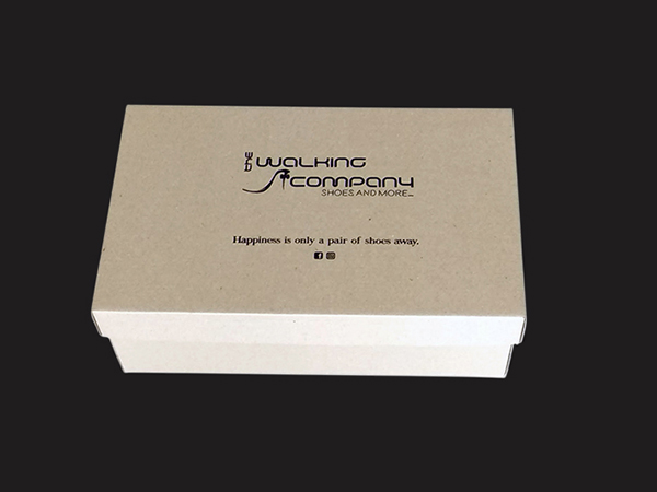 Картонени кутии от микровелпапе с отделен капак за съхранение и транспортиране на дрехи