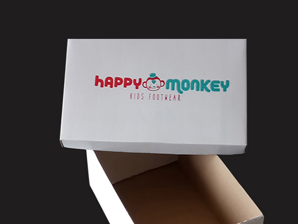 Картонени кутии от микровелпапе с отделен капак за съхранение и транспортиране на дрехи