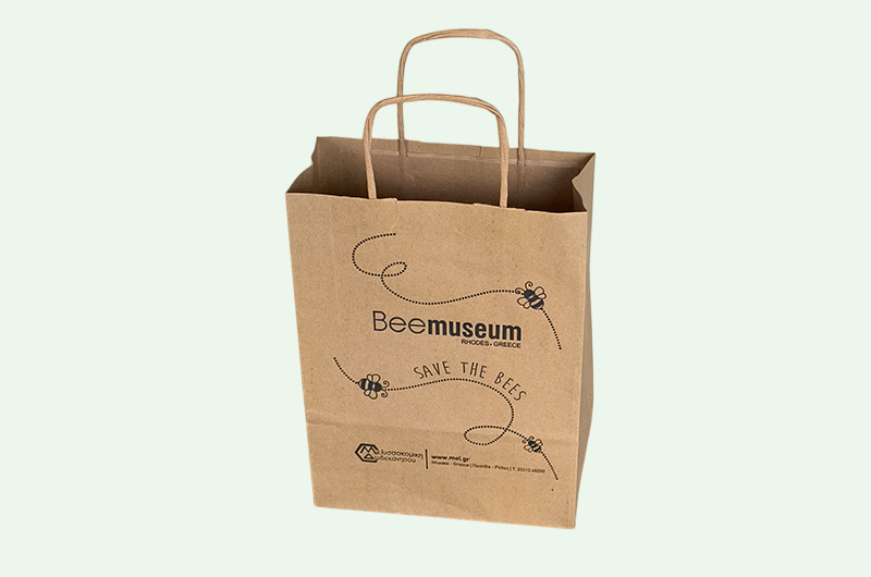 Брандирани крафтови торбички с плоски и усукани дръжки