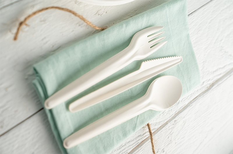 High-quality paper cutlery