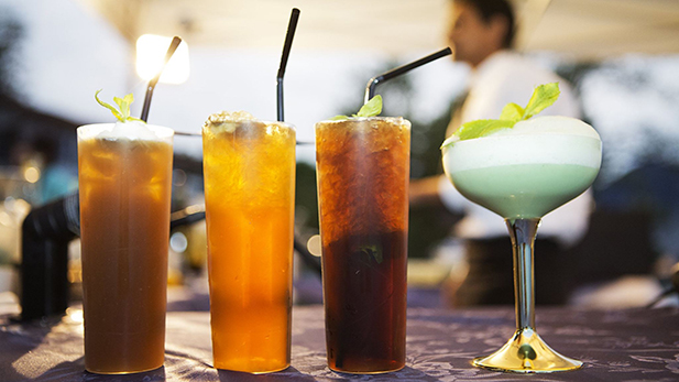 Take away glasses for outdoor events, swimming pools, beach bars, pool bars