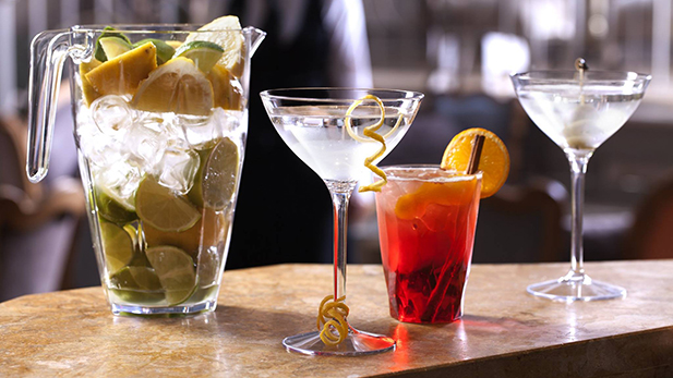 Take away glasses for outdoor events, swimming pools, beach bars, pool bars