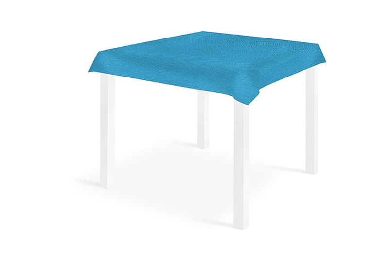 Disposable luxury tablecloths made of absorbent airlaid paper