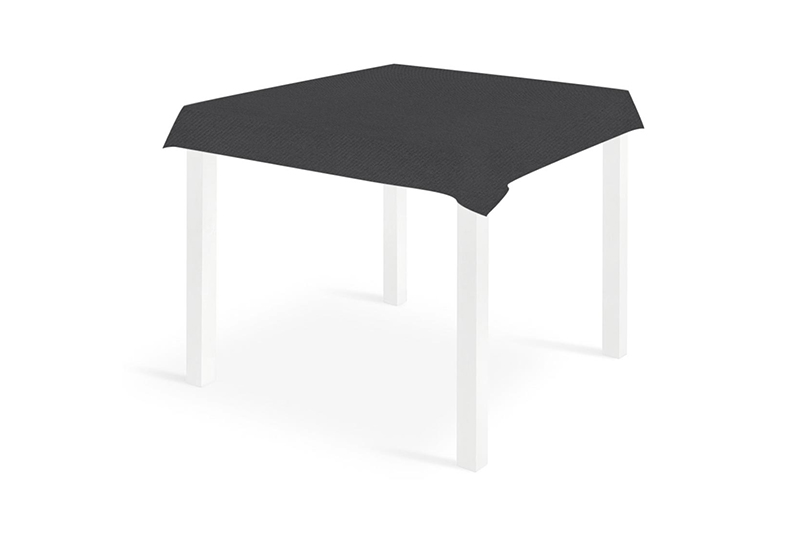 Disposable luxury tablecloths made of absorbent airlaid paper