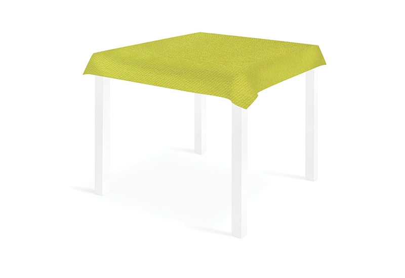 Disposable luxury tablecloths made of absorbent airlaid paper