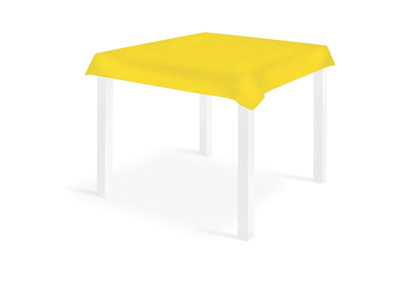 Disposable luxury tablecloths made of absorbent airlaid paper