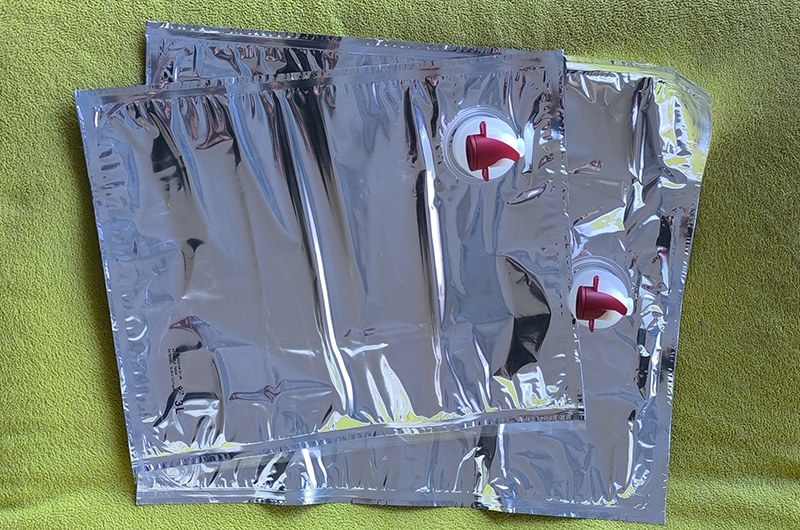 Metallized bags from 3 to 20 liters, for wine and oil