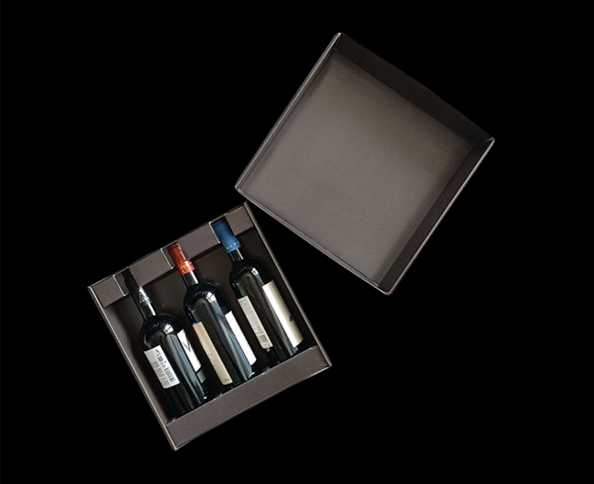 Paper cases for bottles